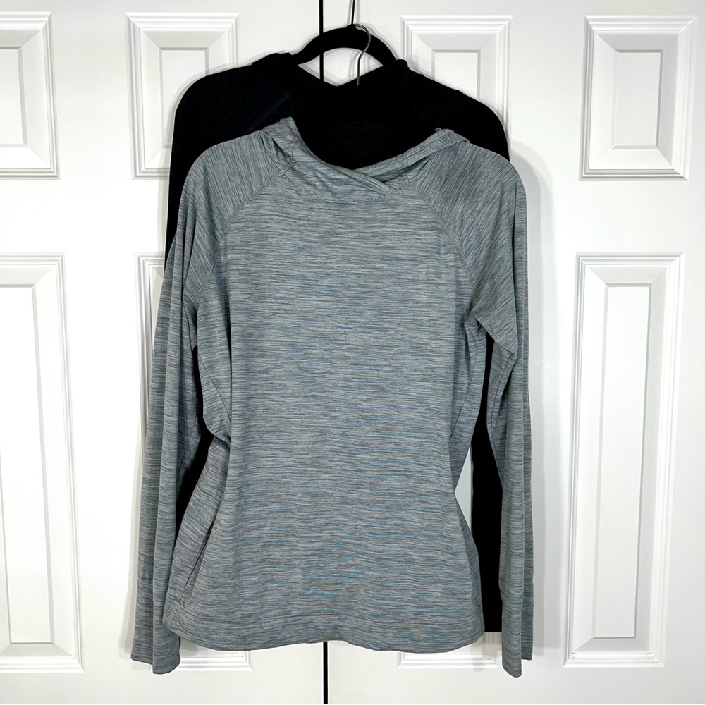 Amazon Essentials Women's Brushed Tech Stretch Popover Hoodies (bundle of 2)